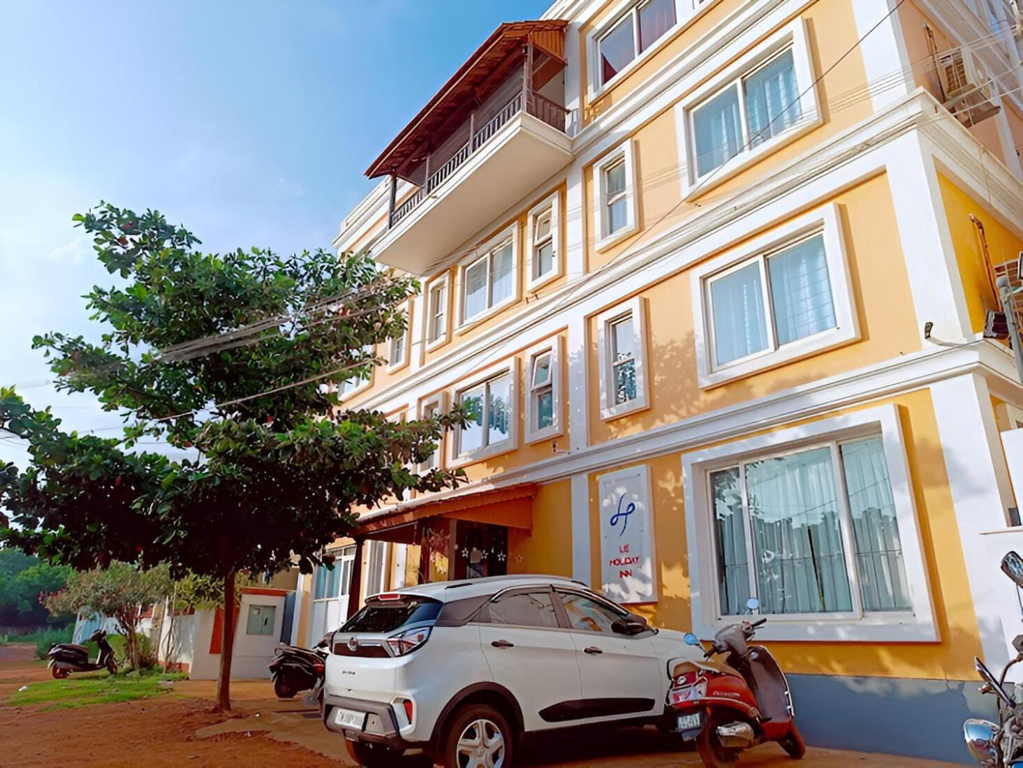 Le Holiday Inn ปอนดิเชอรี ภายนอก รูปภาพ