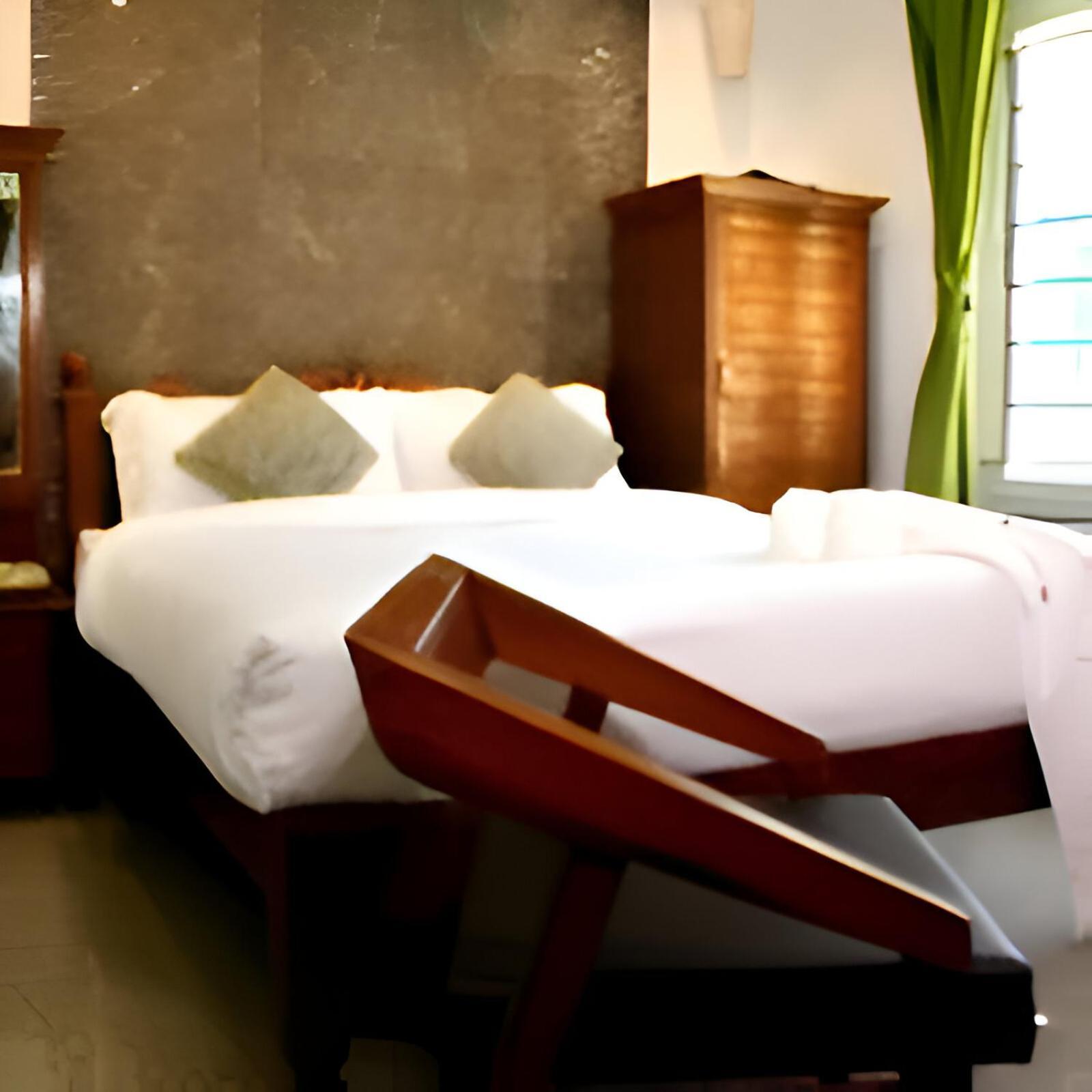 Le Holiday Inn ปอนดิเชอรี ภายนอก รูปภาพ