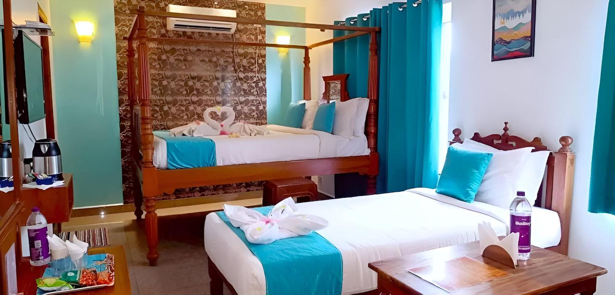 Le Holiday Inn ปอนดิเชอรี ภายนอก รูปภาพ
