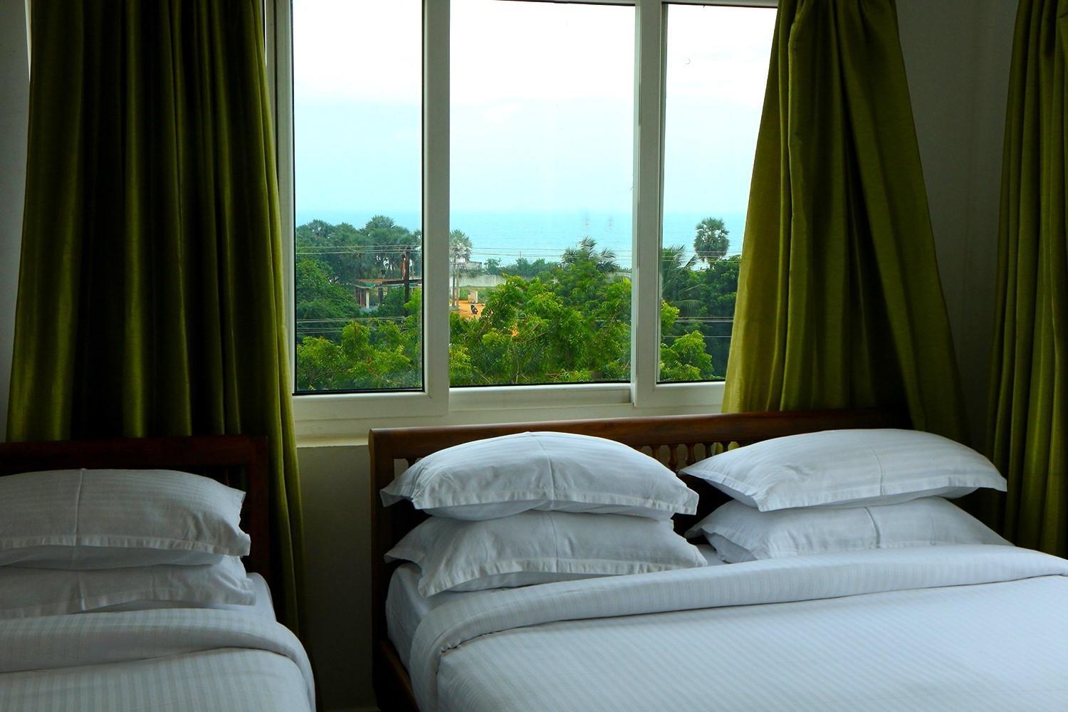 Le Holiday Inn ปอนดิเชอรี ภายนอก รูปภาพ