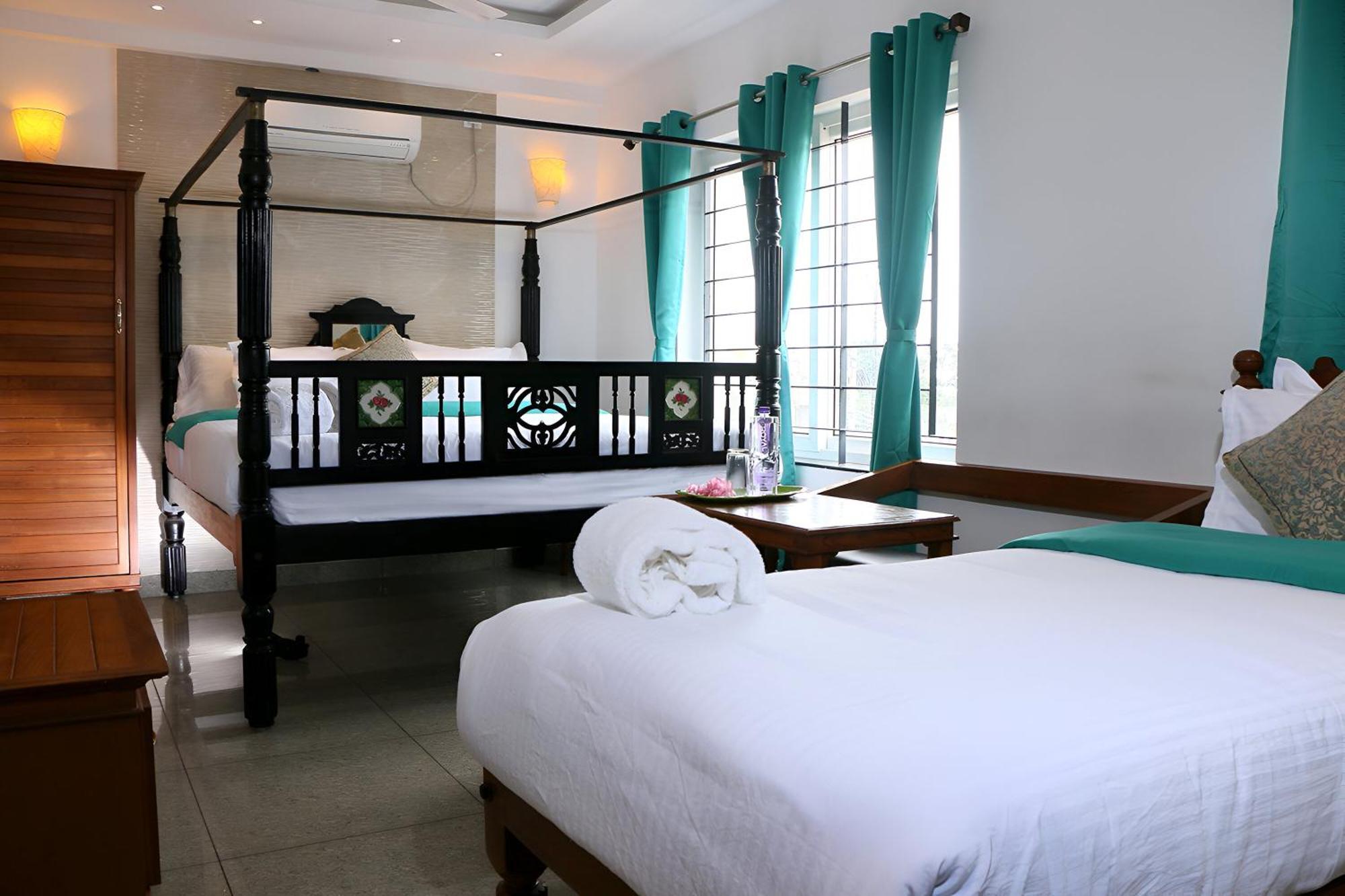 Le Holiday Inn ปอนดิเชอรี ภายนอก รูปภาพ