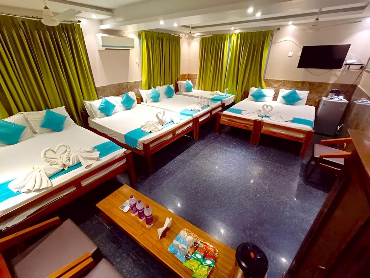 Le Holiday Inn ปอนดิเชอรี ภายนอก รูปภาพ