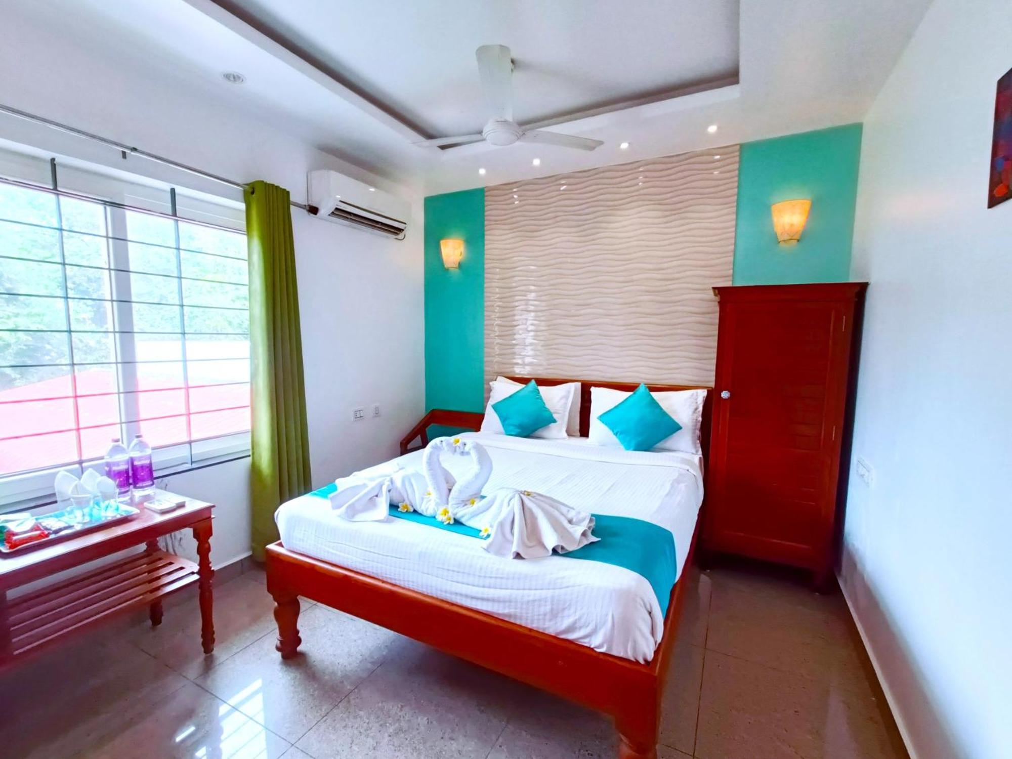 Le Holiday Inn ปอนดิเชอรี ภายนอก รูปภาพ